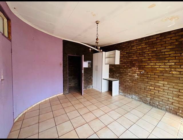 8 BEDROOM HOUSE FOR SALE IN VANDERBIJLPARK SE 7